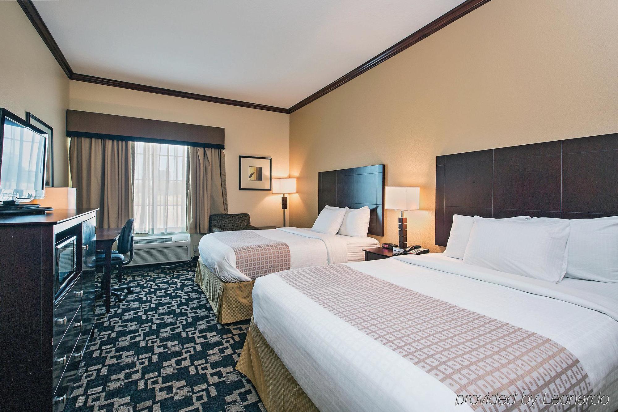 La Quinta Inn And Suites Joshua Buitenkant foto